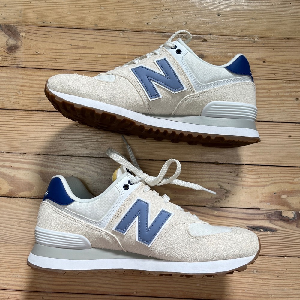 New Balance 574 Core Cream Blue Gum Suede Sneakers WL574CBL Womens 8.5 comfort - Picture 3 of 8